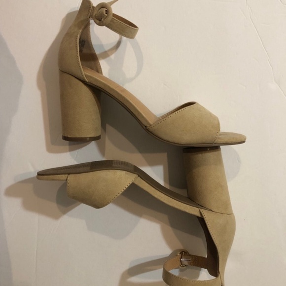 Elegant Tan Block Heel Sandals